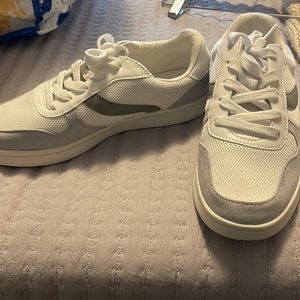 Old navy fashion sneakers